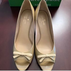 New Kate Spade Patent Leather Bow Wedge ~ Size 9